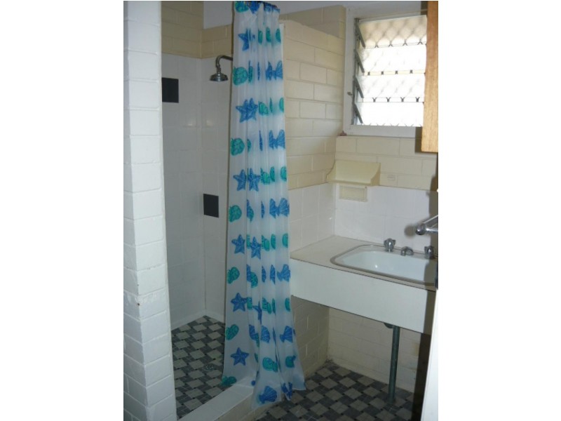 1/32 Paxton Street, North Ward QLD 4810