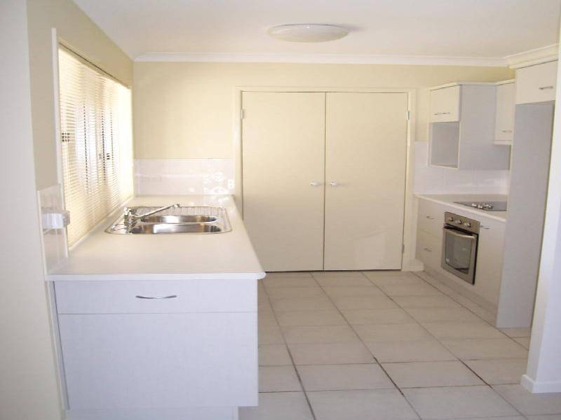 27 ELPHINSTONE DRIVE, Kirwan QLD 4817