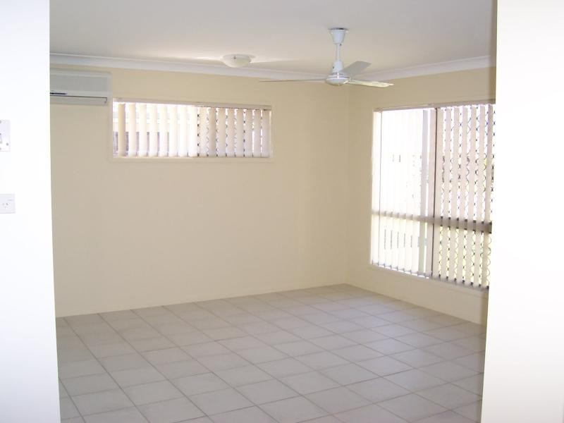 27 ELPHINSTONE DRIVE, Kirwan QLD 4817