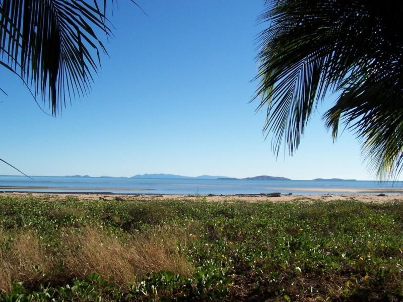 40 The Esplanade, Toolakea QLD 4818