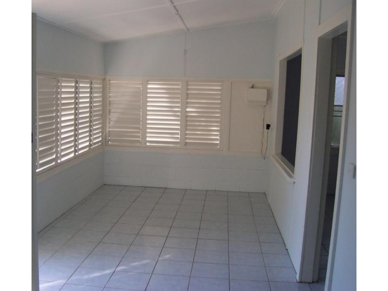 40 The Esplanade, Toolakea QLD 4818