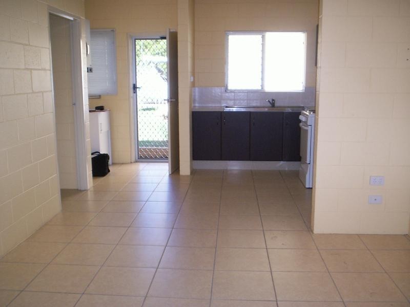 2/17 Crauford Street, Townsville QLD 4810