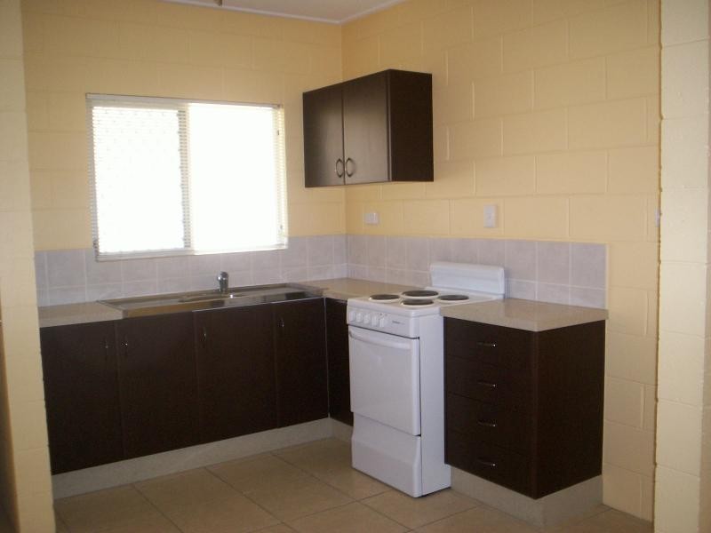 2/17 Crauford Street, Townsville QLD 4810