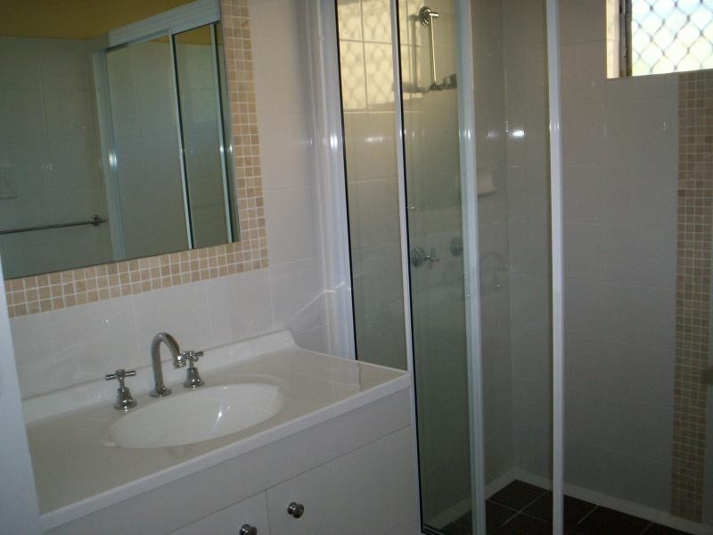 2/17 Crauford Street, Townsville QLD 4810