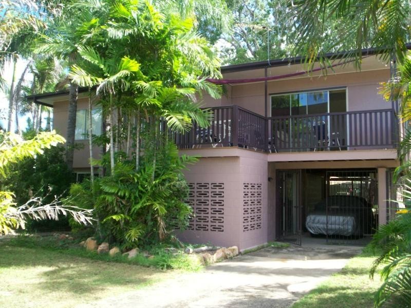 9 Wooral Street, Cranbrook QLD 4814