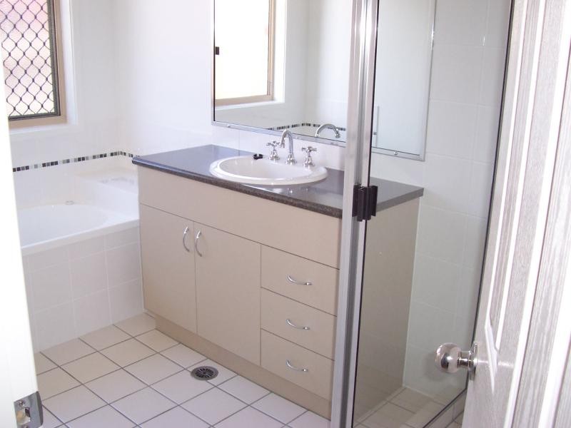 32 Wallace Circuit, Kirwan QLD 4817