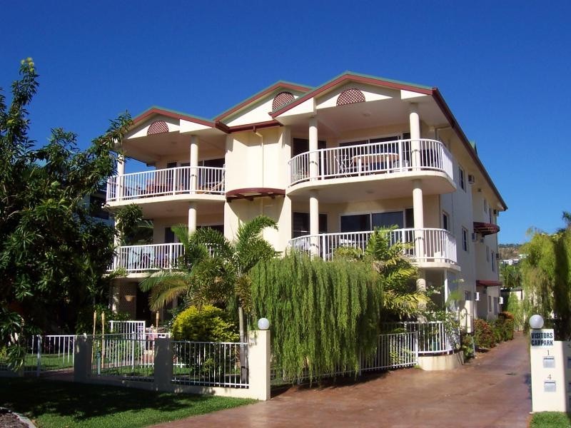 Apartment 4/108 Eyre Street, North Ward QLD 4810