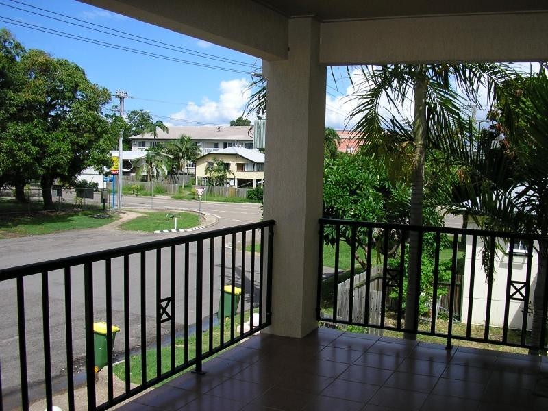 4/162 Mitchell Street, North Ward QLD 4810