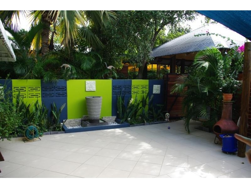 16 Yule Street, Picnic Bay QLD 4819