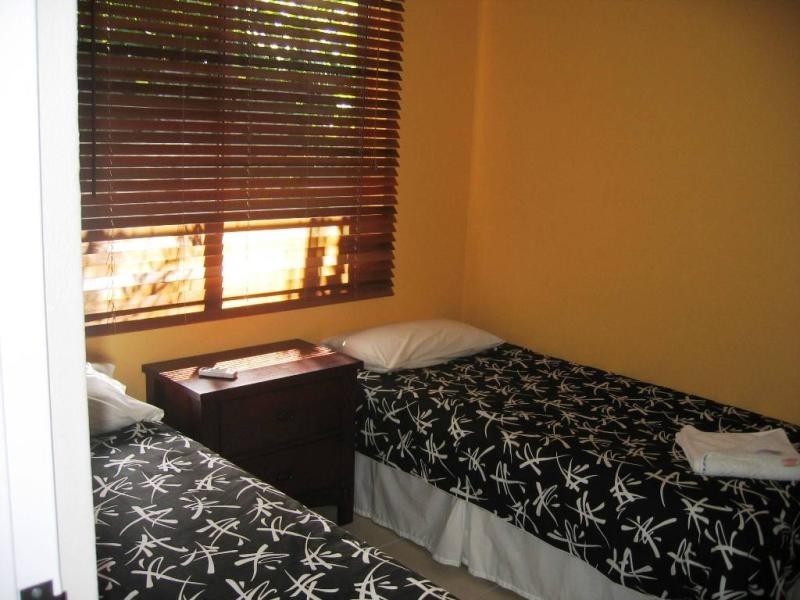 16 Yule Street, Picnic Bay QLD 4819