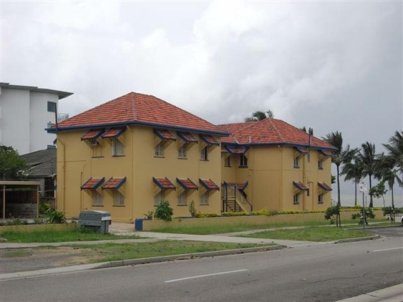 Unit 3/70 & quot;Sea Horses” The Strand, North Ward QLD 4810