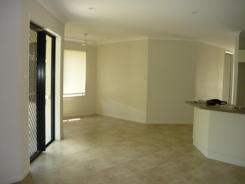 3 Hook Place, Bushland Beach QLD 4818