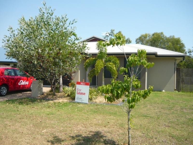 3 Hook Place, Bushland Beach QLD 4818
