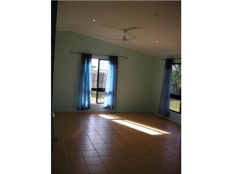 3 Finch Lane, Douglas QLD 4814