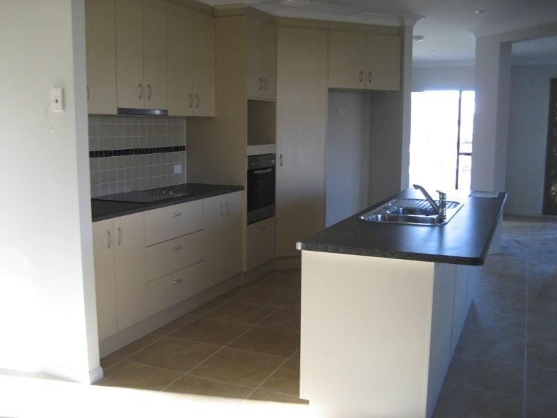 5 Fitzallan Street, Bushland Beach QLD 4818