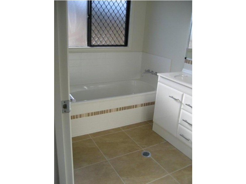 5 Fitzallan Street, Bushland Beach QLD 4818