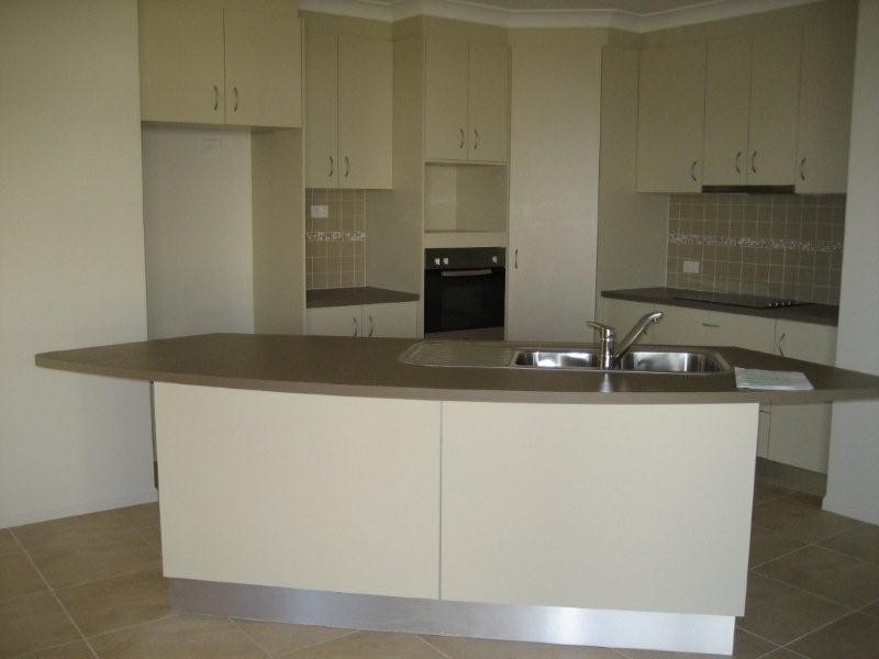 13 Fitzallan Street, Bushland Beach QLD 4818