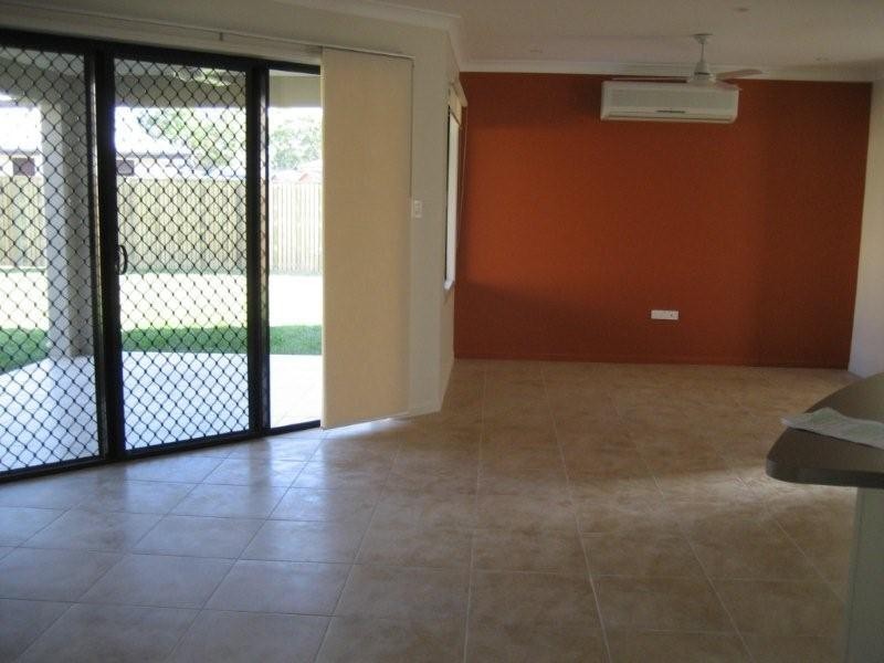 13 Fitzallan Street, Bushland Beach QLD 4818