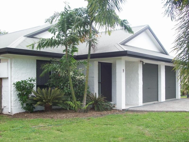 9 PACIFIC AVENUE, Bushland Beach QLD 4818