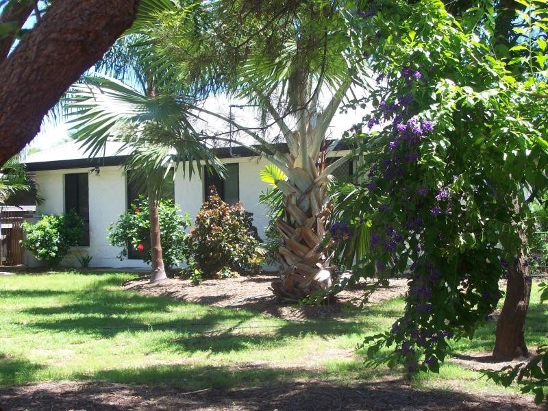 9 PACIFIC AVENUE, Bushland Beach QLD 4818