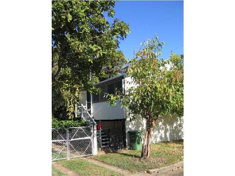 39 ALLEN STREET, South Townsville QLD 4810