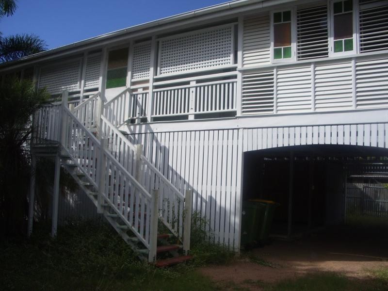 18A SIXTH AVENUE, South Townsville QLD 4810