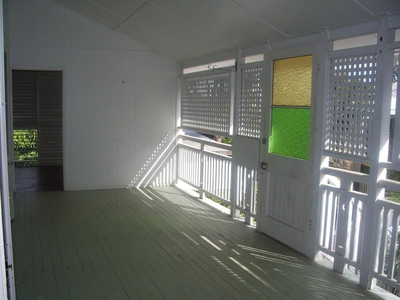 18A SIXTH AVENUE, South Townsville QLD 4810