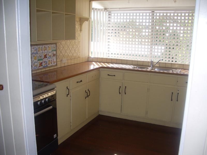 18A SIXTH AVENUE, South Townsville QLD 4810