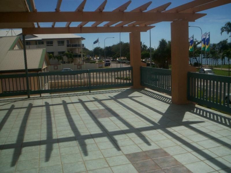 Unit 3/98 The Strand, Townsville City QLD 4810