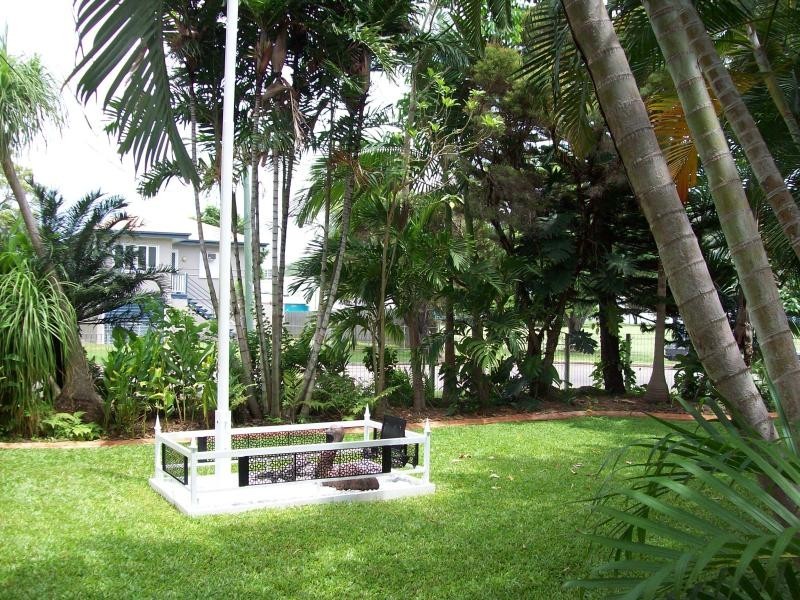 2 Marks Street,, Hermit Park QLD 4812