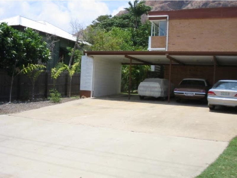 Unit 3/32 Paxton Street, North Ward QLD 4810