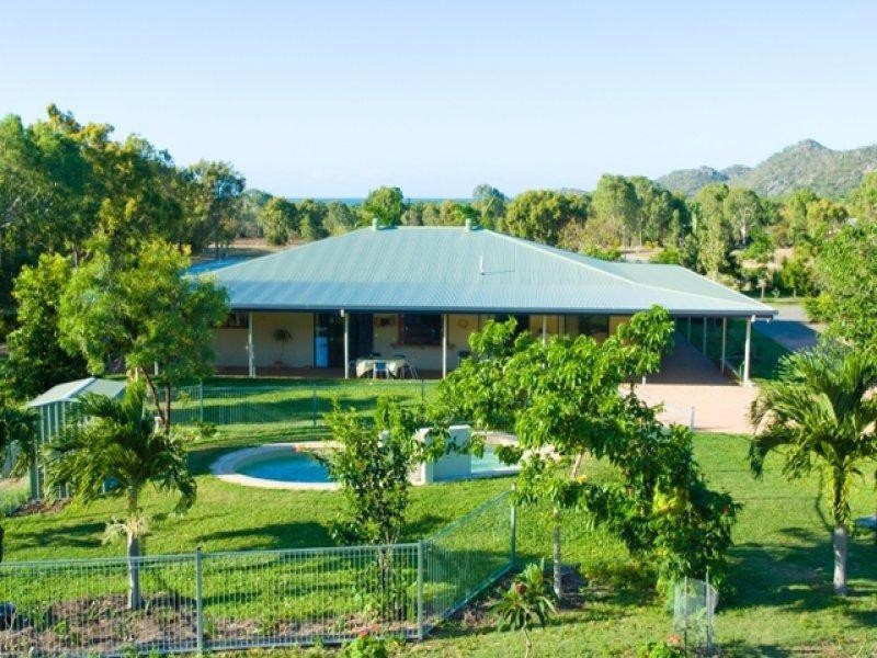 11 Dolphin Court, Magnetic Island QLD 4819