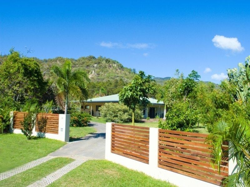 11 Dolphin Court, Magnetic Island QLD 4819
