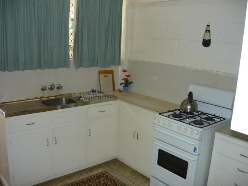 Unit 2/42 Primrose Street, Townsville City QLD 4810
