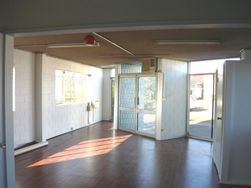 1 Smith Street, Hyde Park QLD 4812