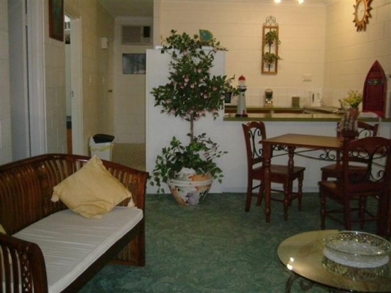 Unit 4/115 Eyre St, North Ward QLD 4810