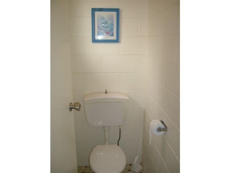 Unit 4/115 Eyre St, North Ward QLD 4810