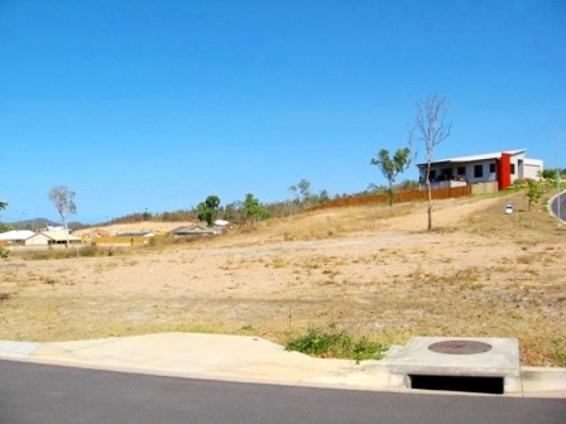 1 Harrier Court, Bushland Beach QLD 4818