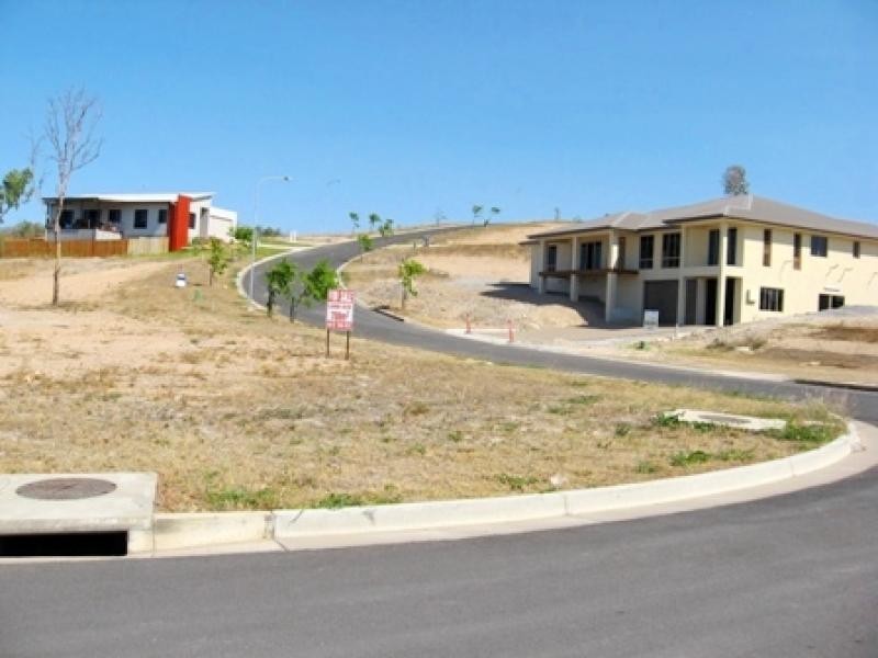 1 Harrier Court, Bushland Beach QLD 4818