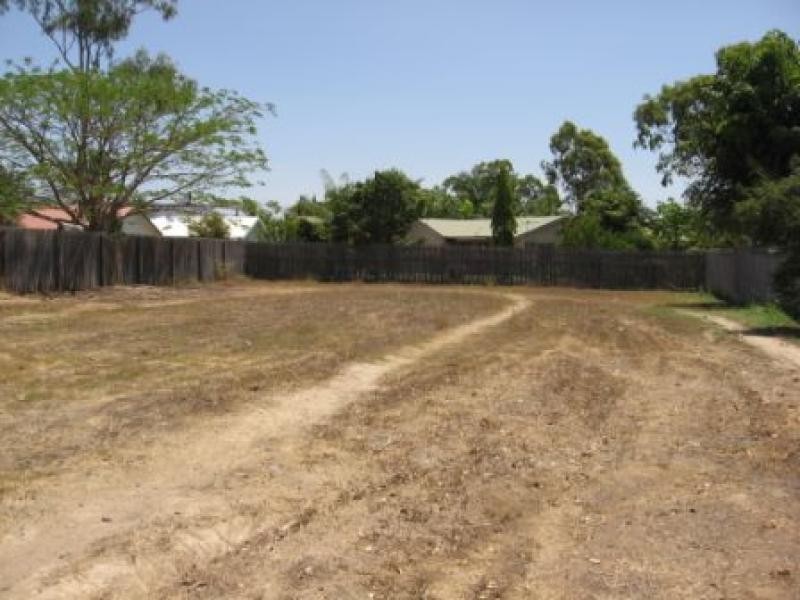 2 RAVEN CT, Kelso QLD 4815