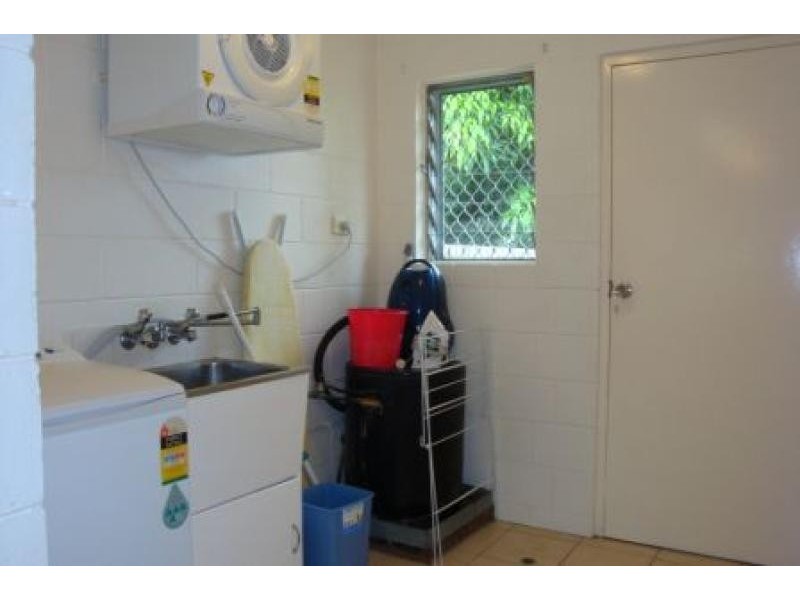 Unit 8/37 Hugh St, West End QLD 4810