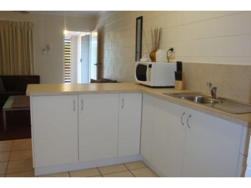 Unit 8/37 Hugh St, West End QLD 4810