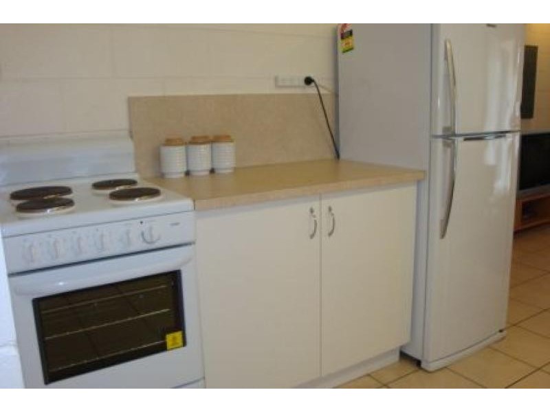 Unit 8/37 Hugh St, West End QLD 4810