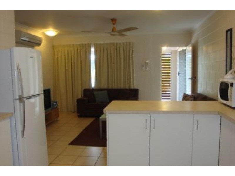 Unit 8/37 Hugh St, West End QLD 4810
