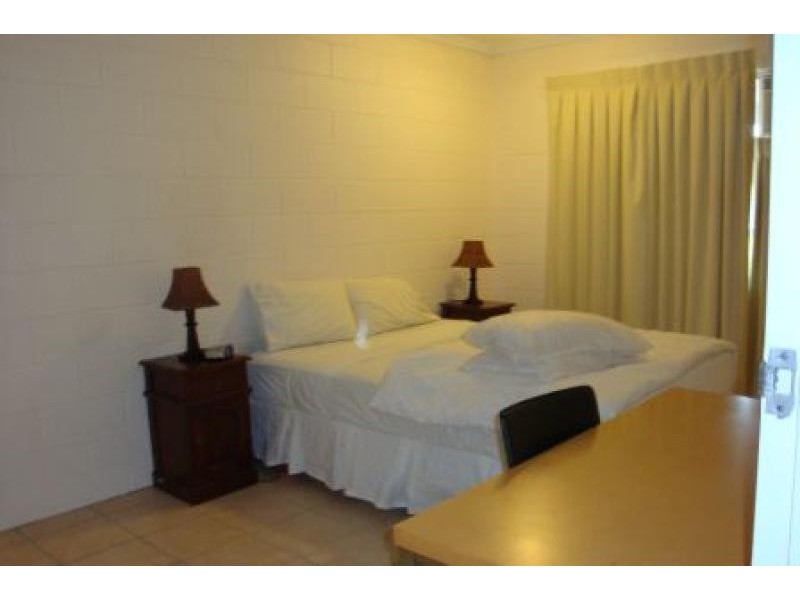 Unit 8/37 Hugh St, West End QLD 4810