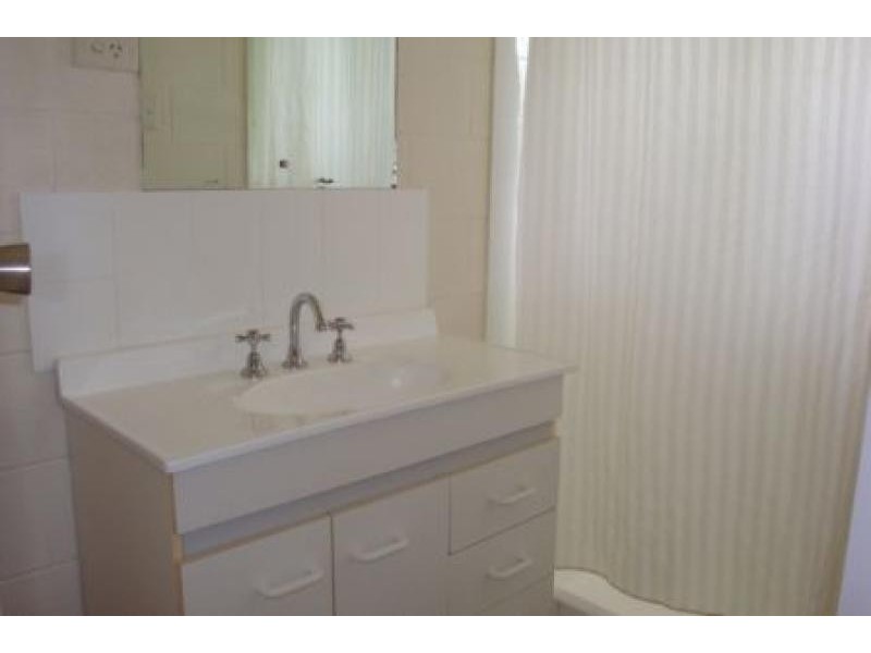 Unit 8/37 Hugh St, West End QLD 4810