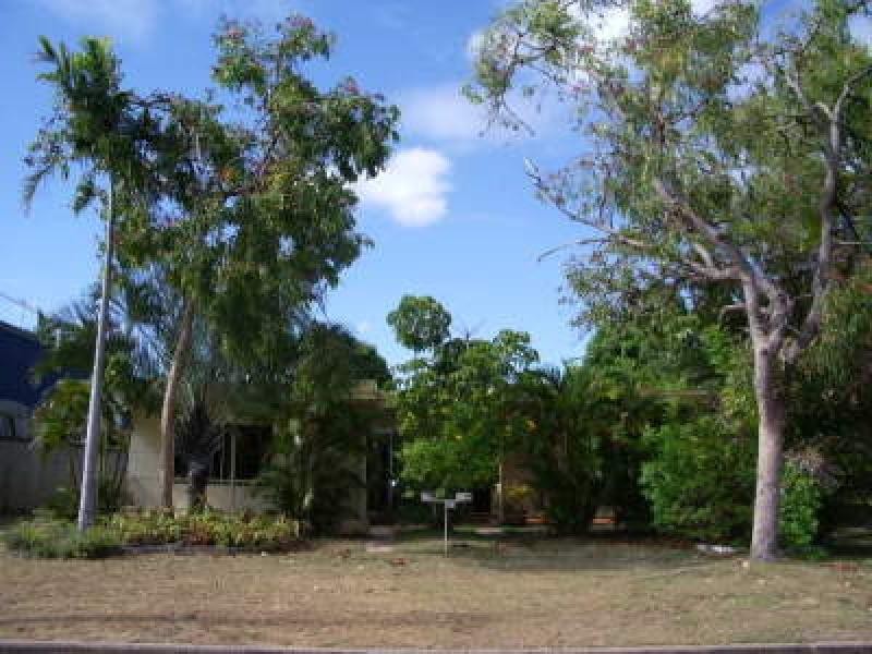 2/47 Dyer St, Pallarenda QLD 4810