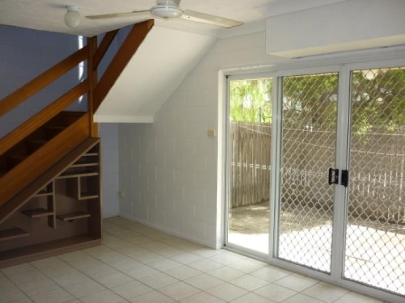 11/13-17 McIlwraith St, South Townsville QLD 4810