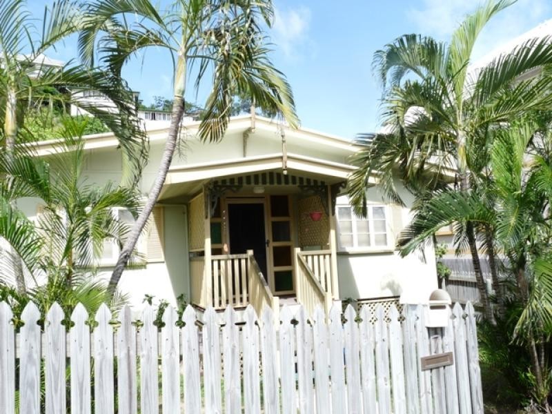 7 CARTER STREET, North Ward QLD 4810