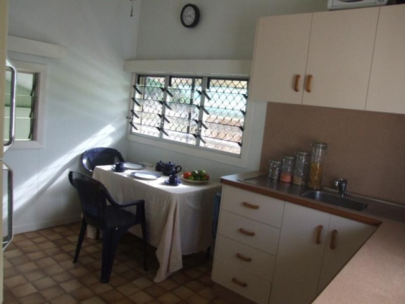 14 Townsville Street, West End QLD 4810